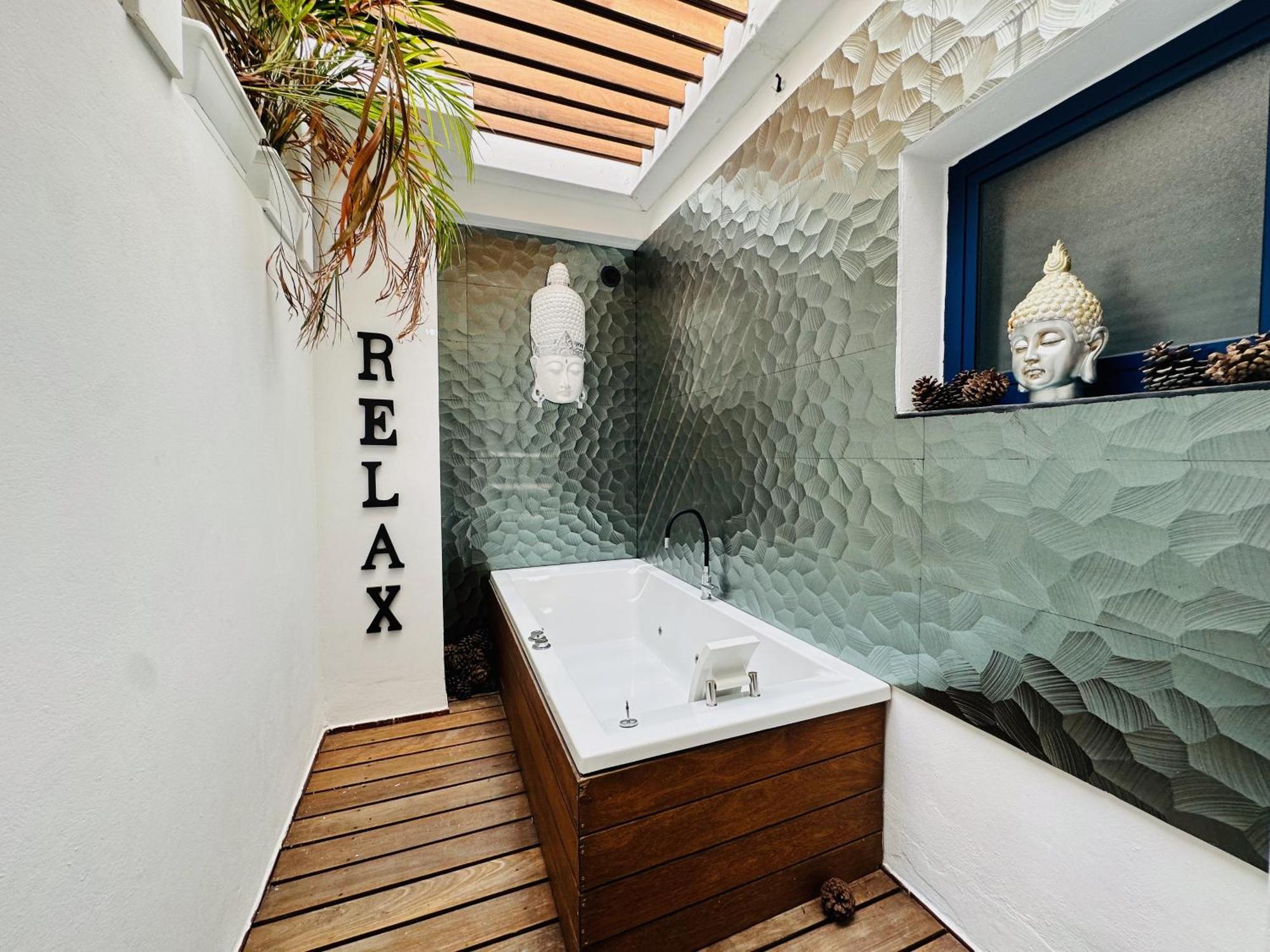 Pambnb - Chic Beachside Apartment Playa San Juan Eksteriør billede