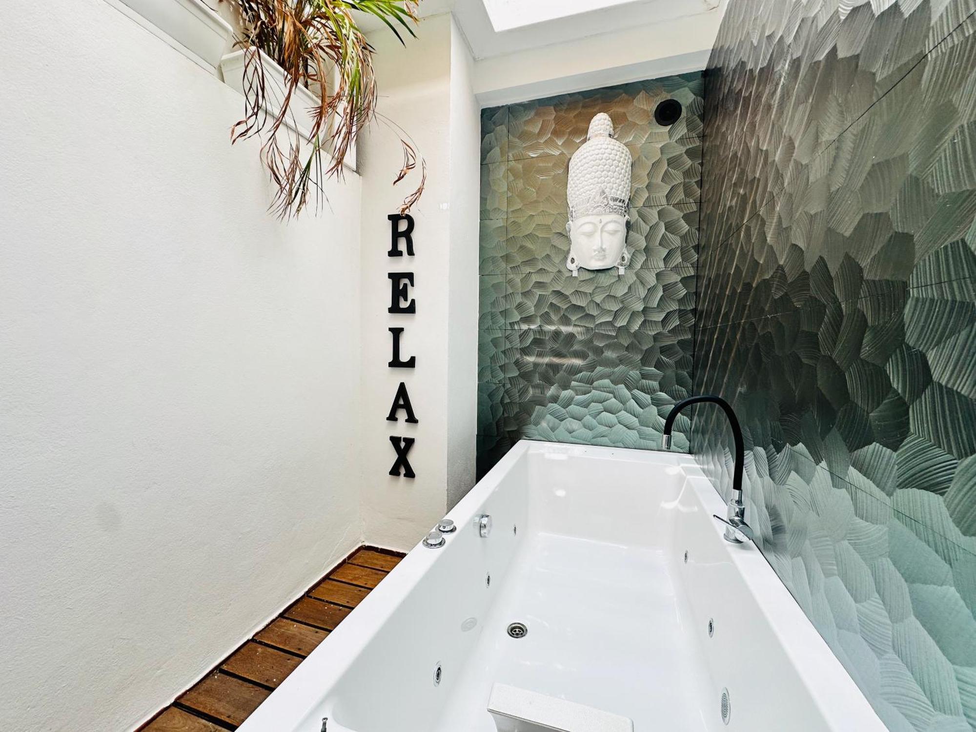 Pambnb - Chic Beachside Apartment Playa San Juan Eksteriør billede